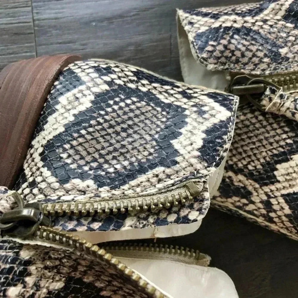 NWOT Gianni Bini Leather snakeskin pattern ankle boot, side zipper - Picture 9 of 11